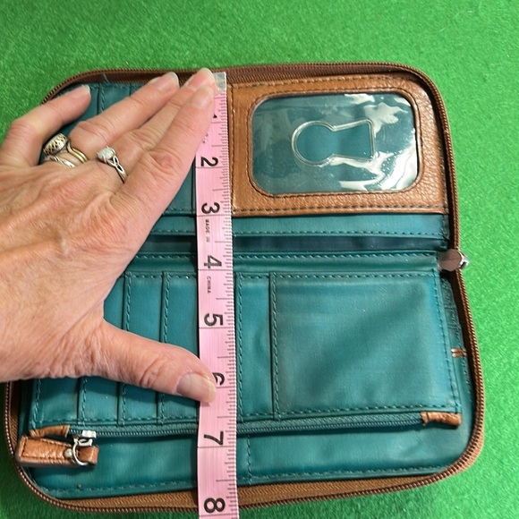 FOSSIL KEY PER POIKA DOT ZIP AROUND WRISTLET WALLET - Picture 12 of 14